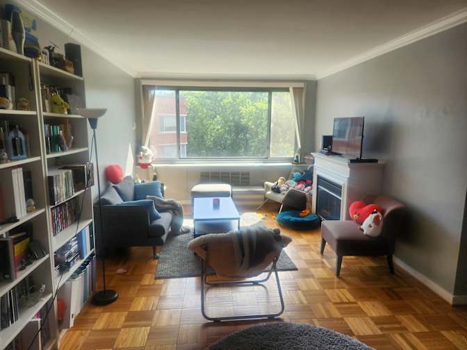 Elise Thompson's room