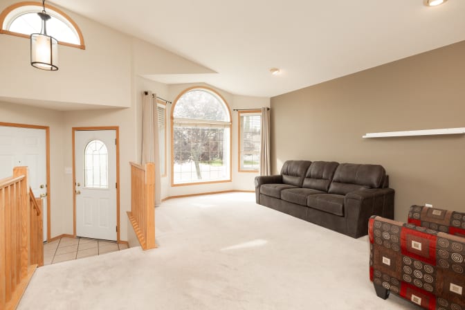 STUDENTS, INTERNS & YOUNG PROFESSIONALS's room