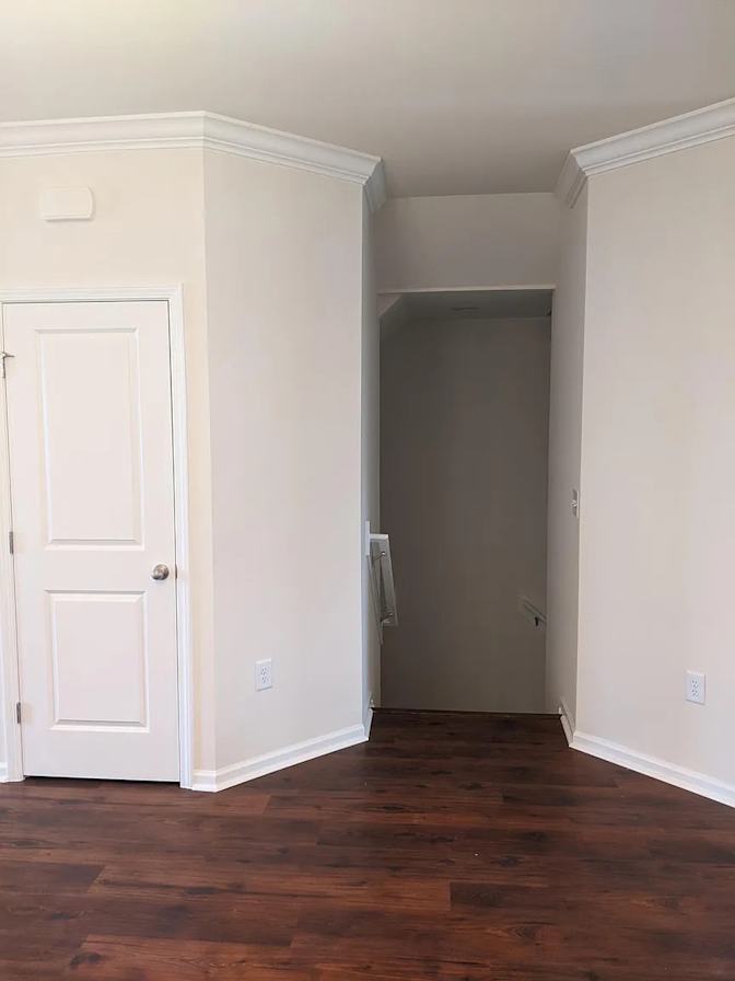 Alcove Rooms's room
