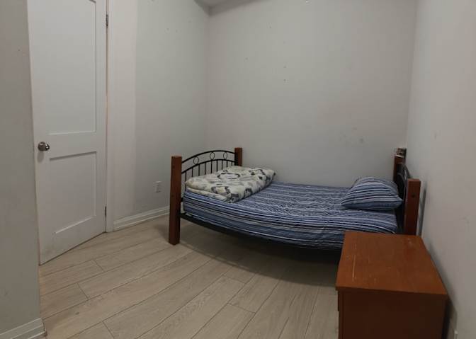 Eduardo's room