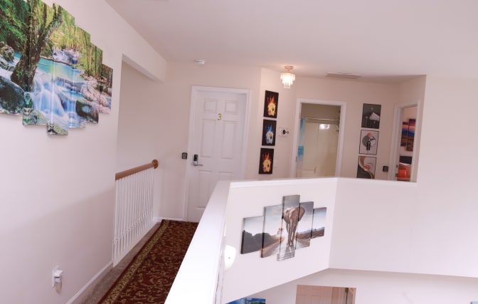 Alcove Rooms's room