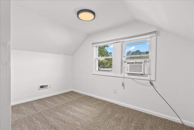 Alcove Rooms's room