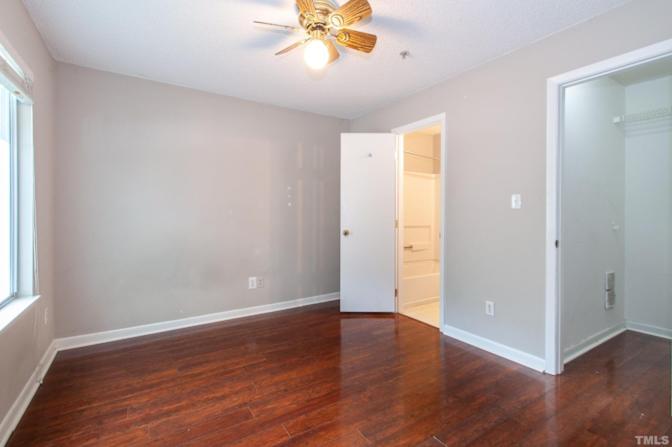 Alcove Rooms's room