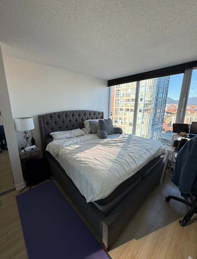 hannah Pham's room
