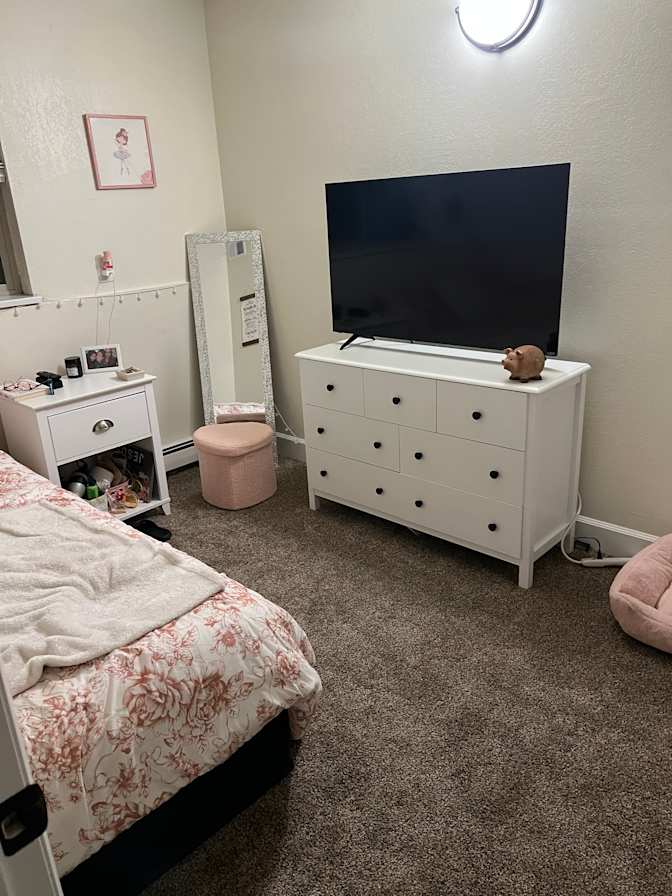 Andrea's room