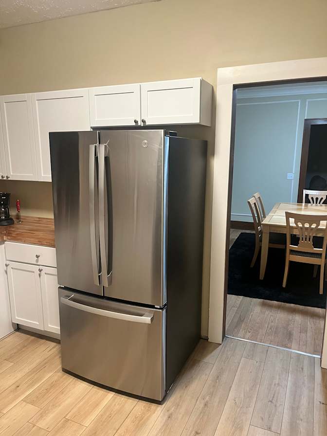 RL Homes's room