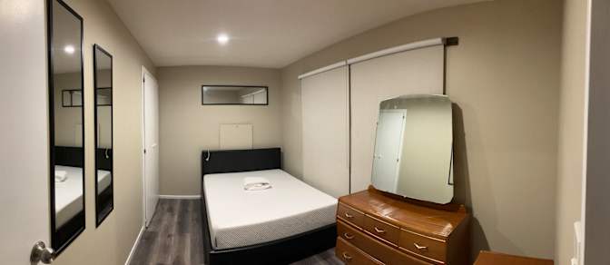 Carlos Sebastián's room