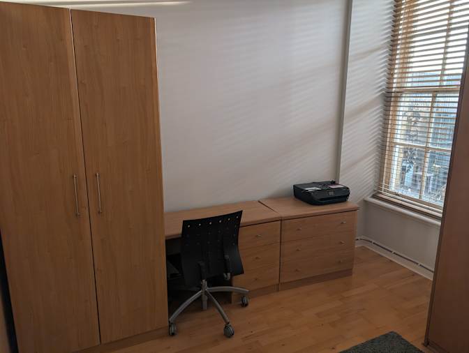 Charles J Higgins-Yi's room