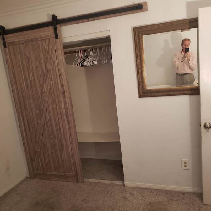 Elie's room