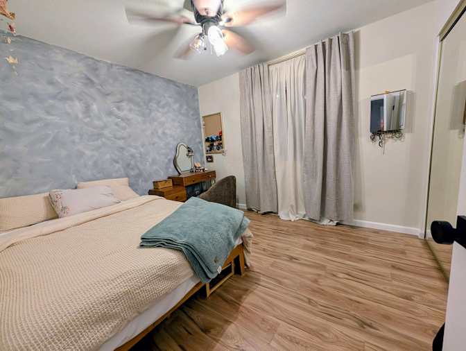 Amaris's room