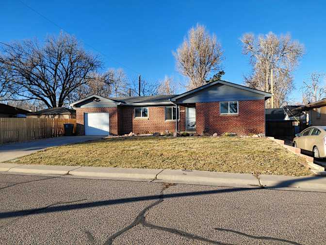 JONATHAN D DAVIS's room