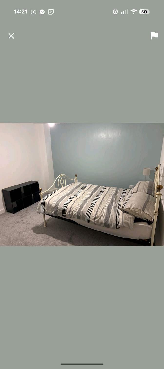 Isi's room