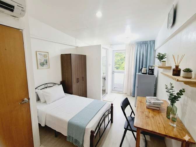 Roomy's room