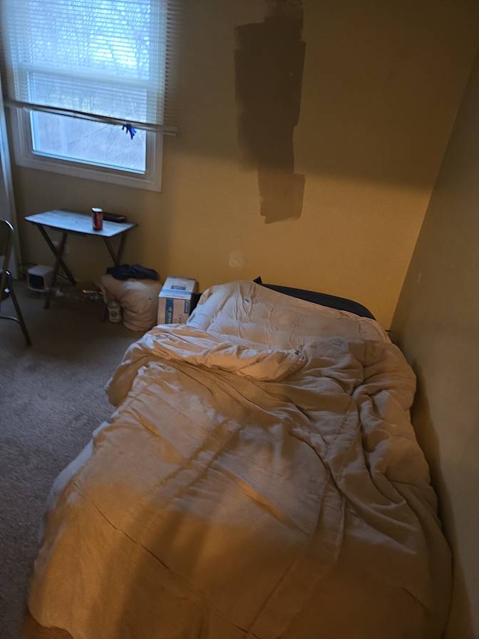 Aron Pitts's room