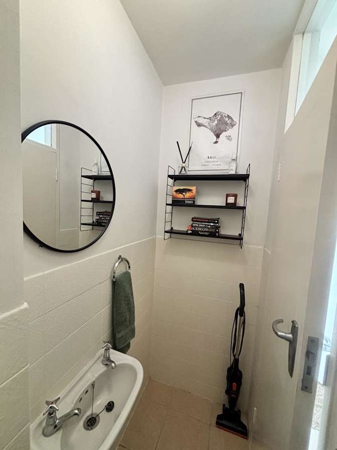 Valencia Hendricks's room