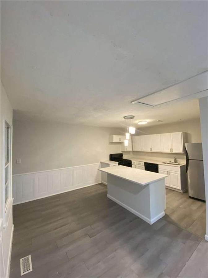 Alcove Rooms's room