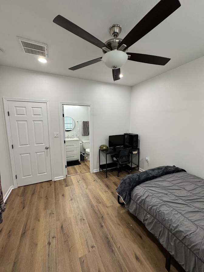 Ricardo's room