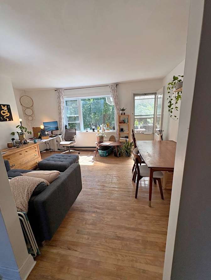 Angélique Côté's room