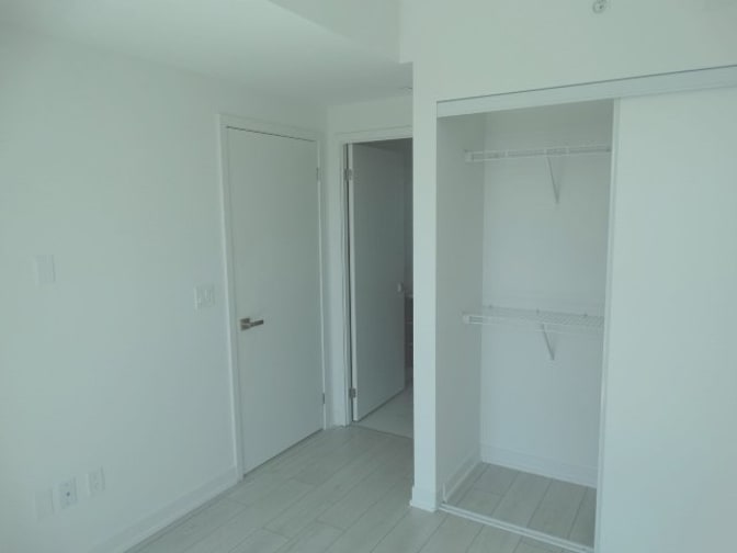 Furnished Room's room