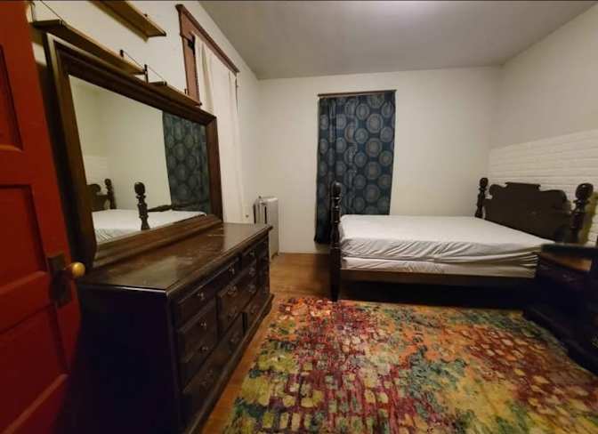 STACEY's room