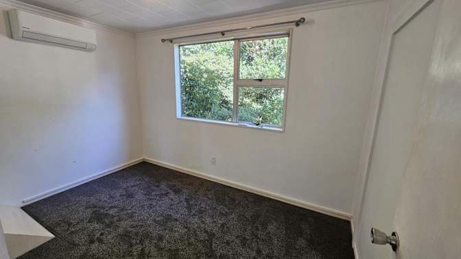 Sez's room