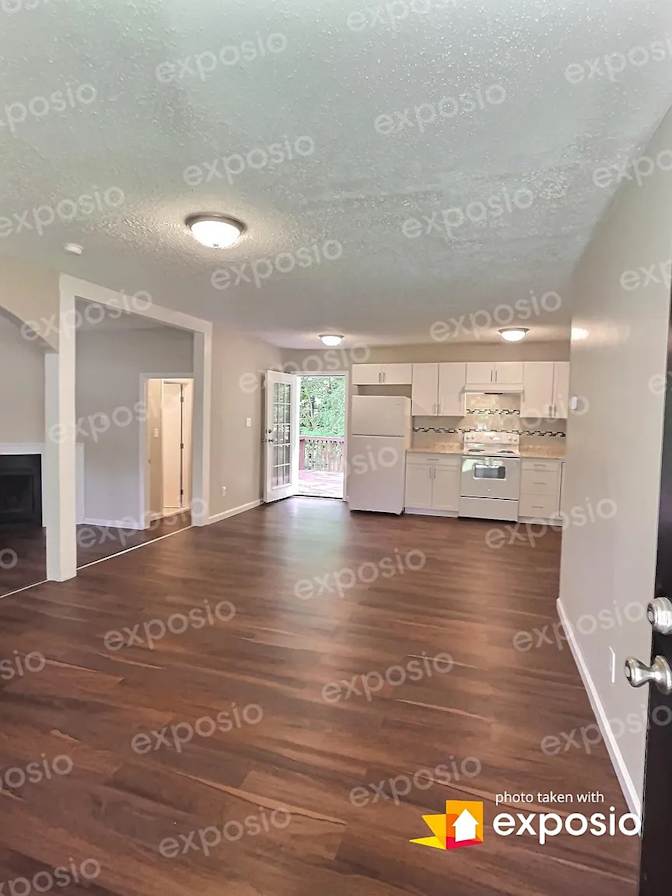 Alcove Rooms's room