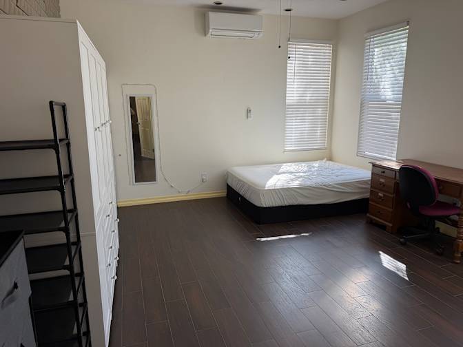 Lisa's room