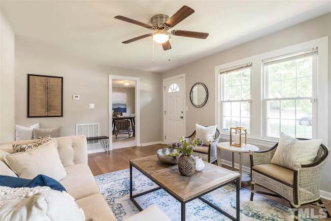 Alcove Rooms's room