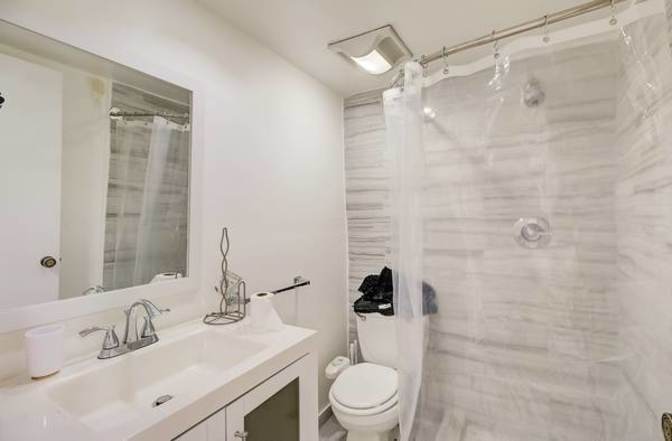 Full Furnished two Room and two Bath available Northridge's room
