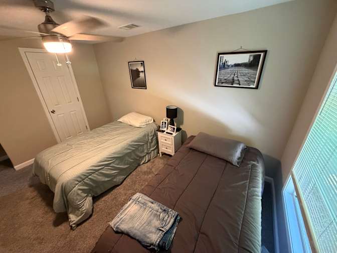 Alcove Rooms's room