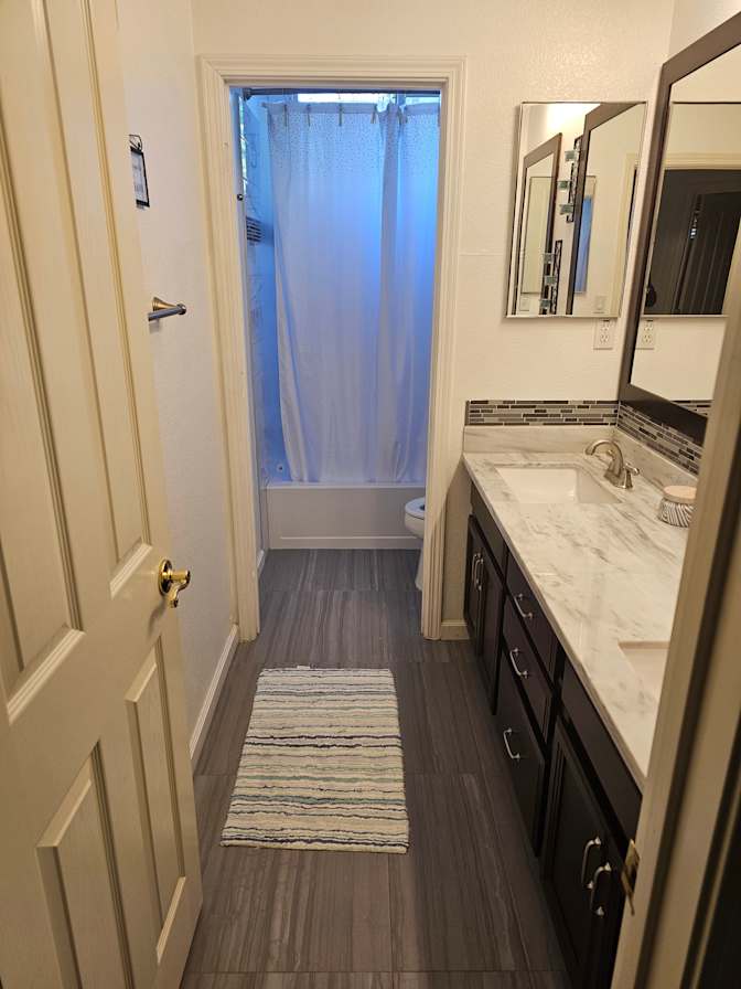 Room in North Natomas's room