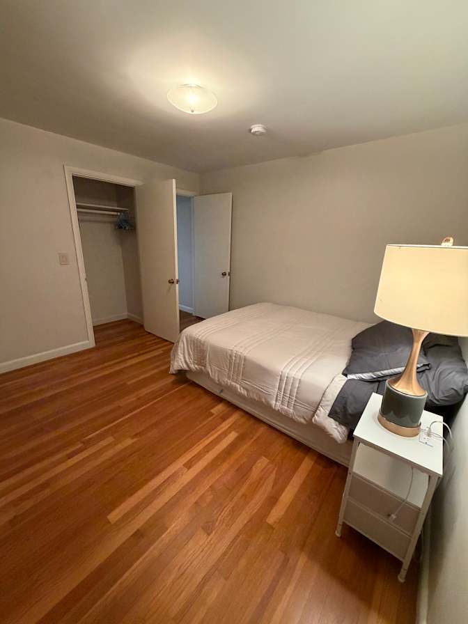 Brooke Viviers's room