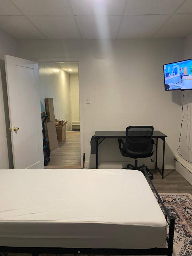 Ciewalt llc's room