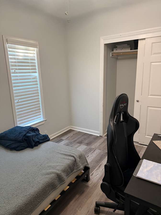 Jose's room