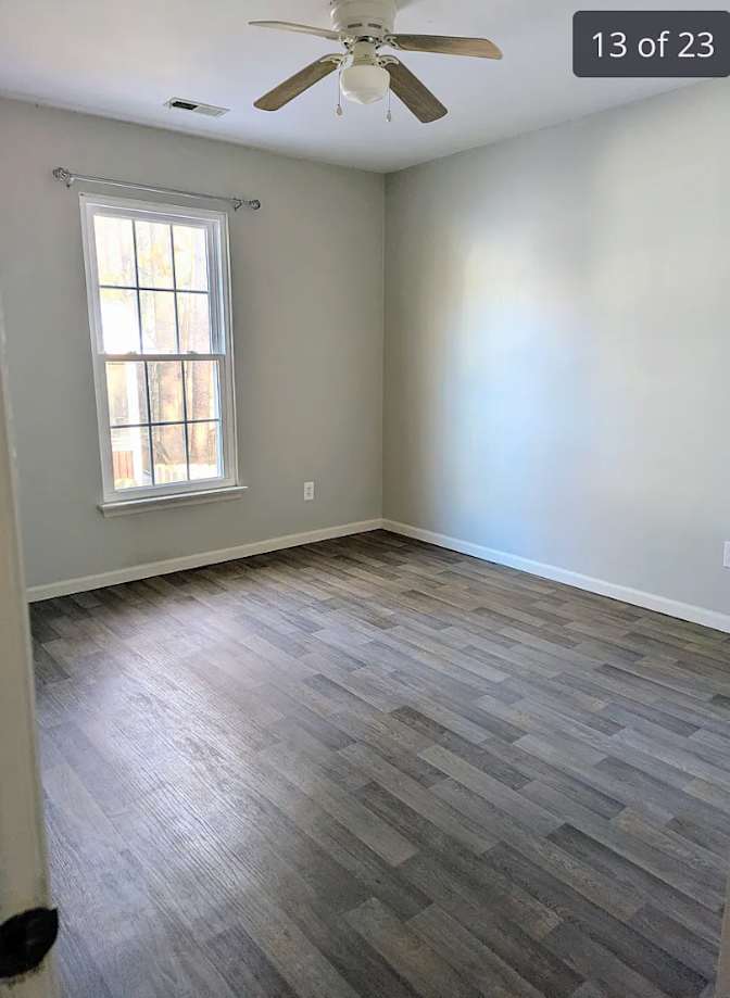 Alcove Rooms's room