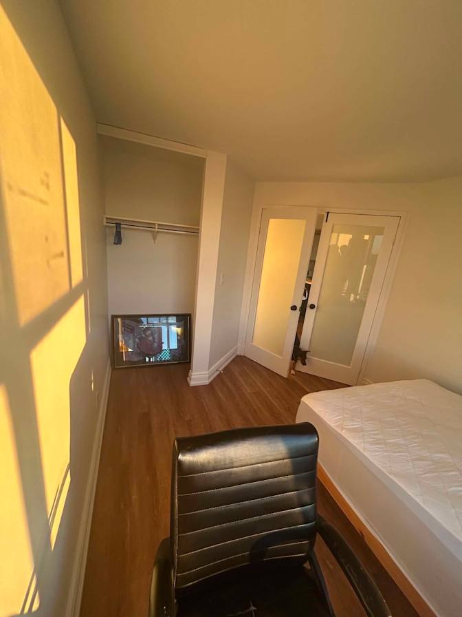 Naomi's room