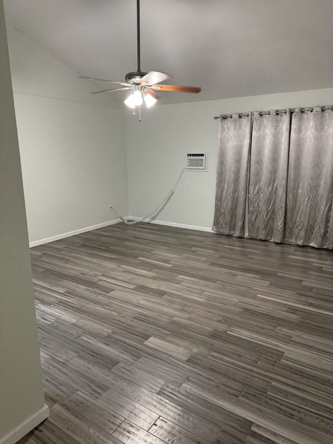 Benzo's room