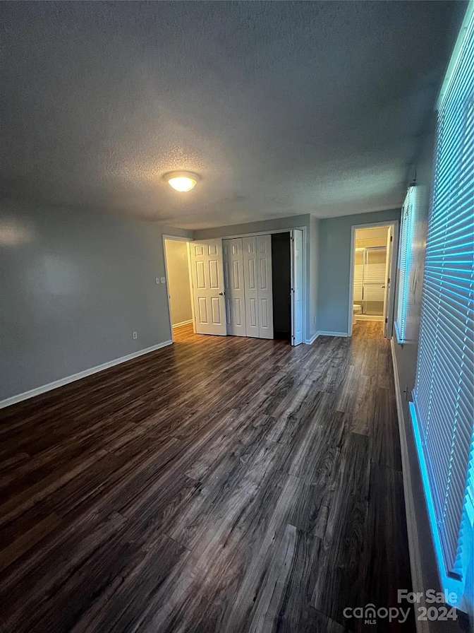 Alcove Rooms's room