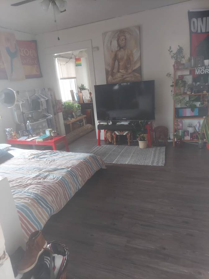 Tri's room