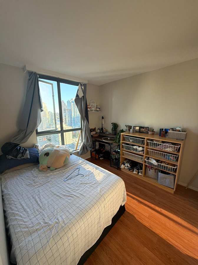 Alejandro Martinez's room