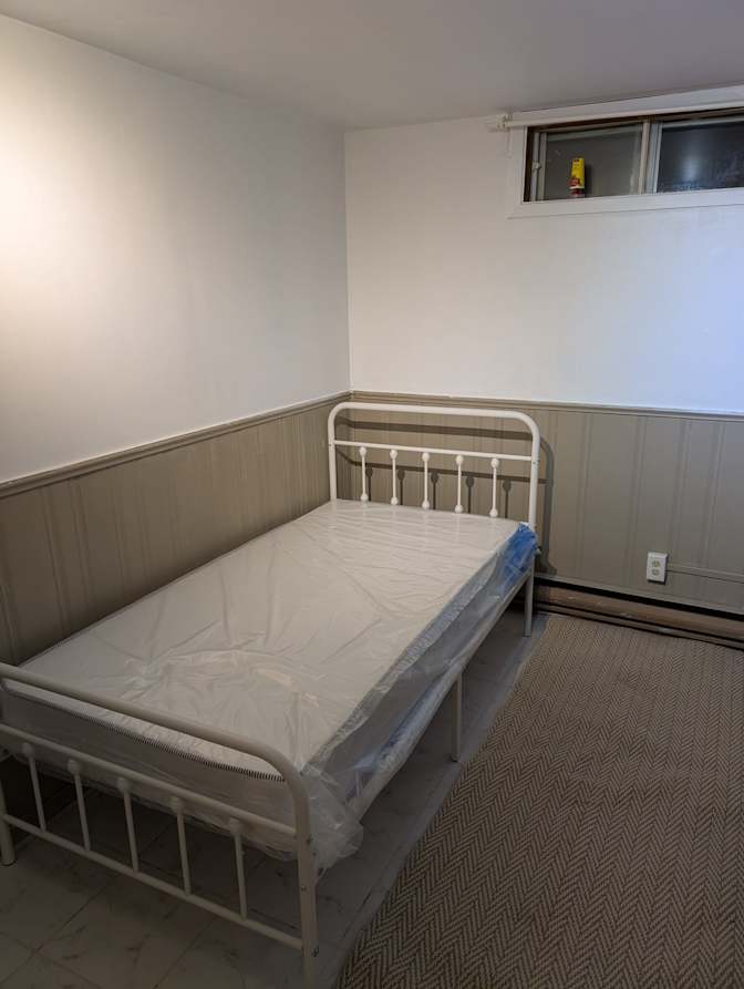 Arshad Jafri's room