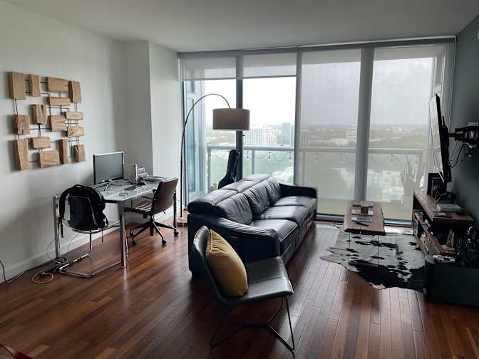 Enrique's room