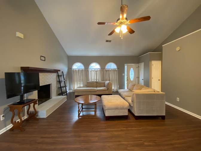 Alcove Rooms's room