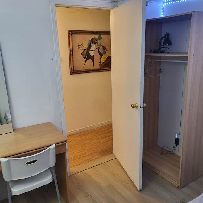John Kar's room