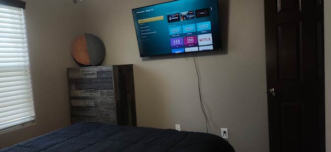 Mike & Reese ( in profile pic)'s room