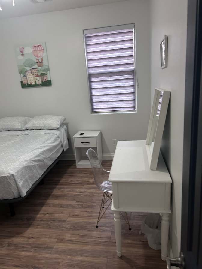 anita elias's room