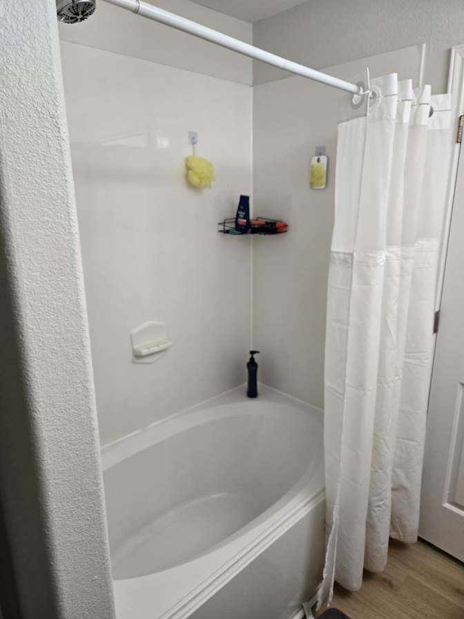 Carlos's room