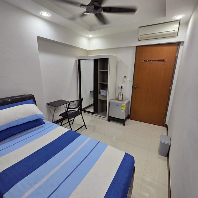 Viknes's room