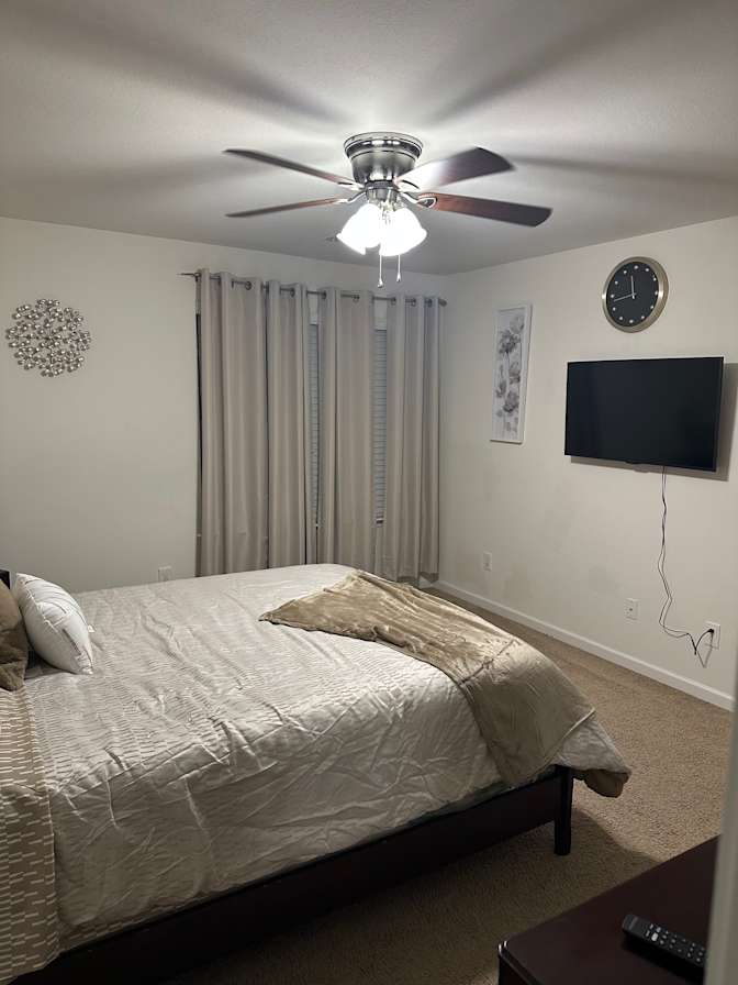 Brandon's Rooms available's room