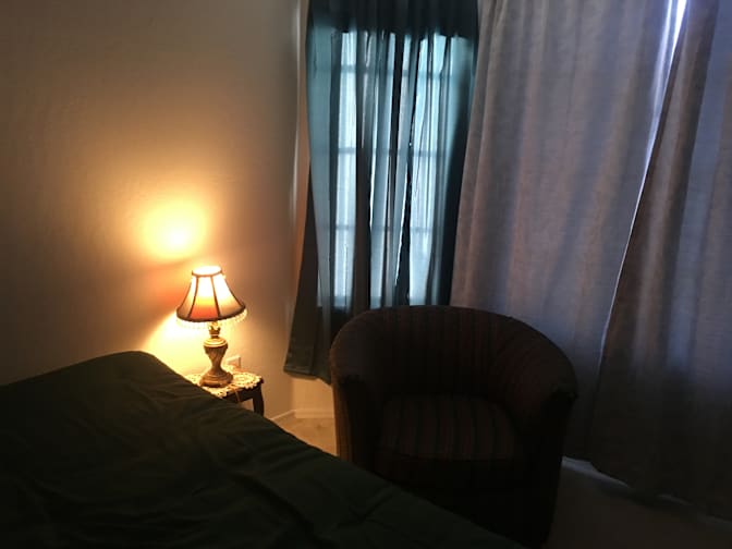 kiyoumarceFaridian's room